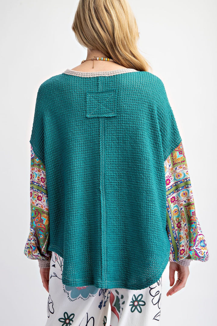 Easel Print Sleeve Mixed Fabric Thermal Knit Top