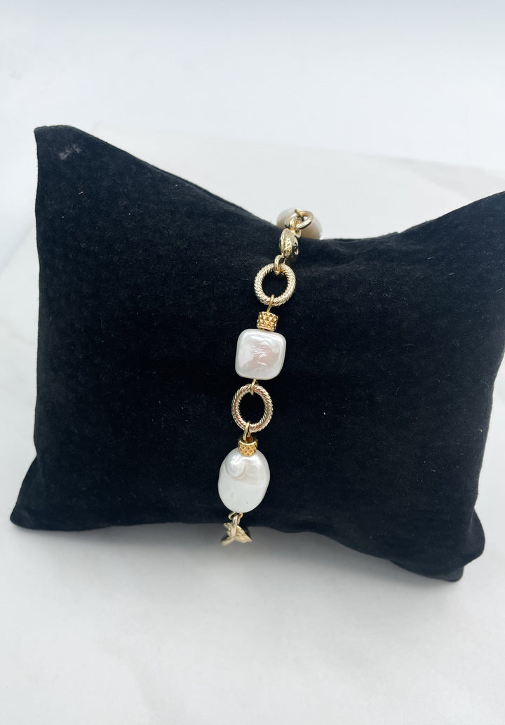 Golden Ethereal Pearl Bracelet