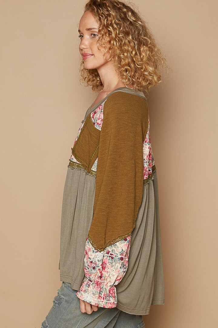 POL V-Neck Front Pocket Balloon Sleeve Floral Jersey Top