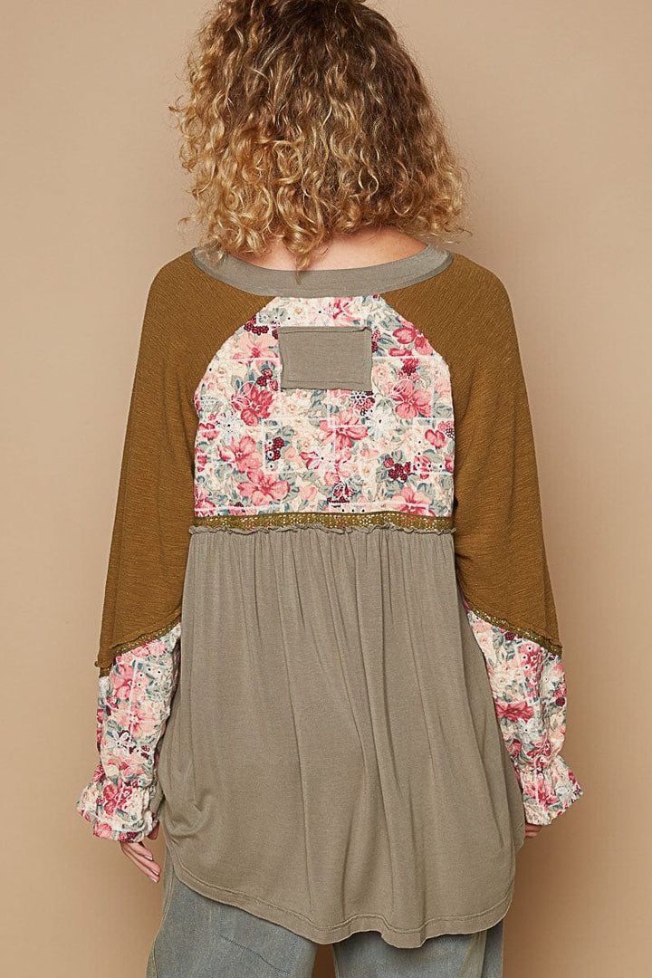 POL V-Neck Front Pocket Balloon Sleeve Floral Jersey Top