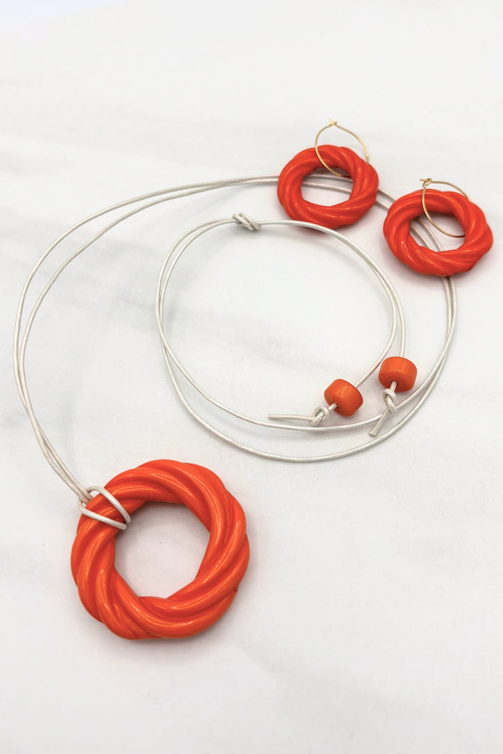 Swirl Ring Leather Cord Necklace