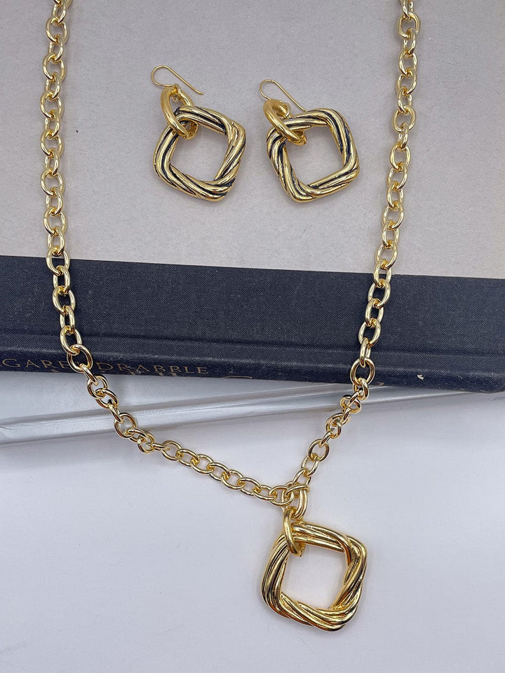 Vintage Gold Twisted Square on Chain Necklace