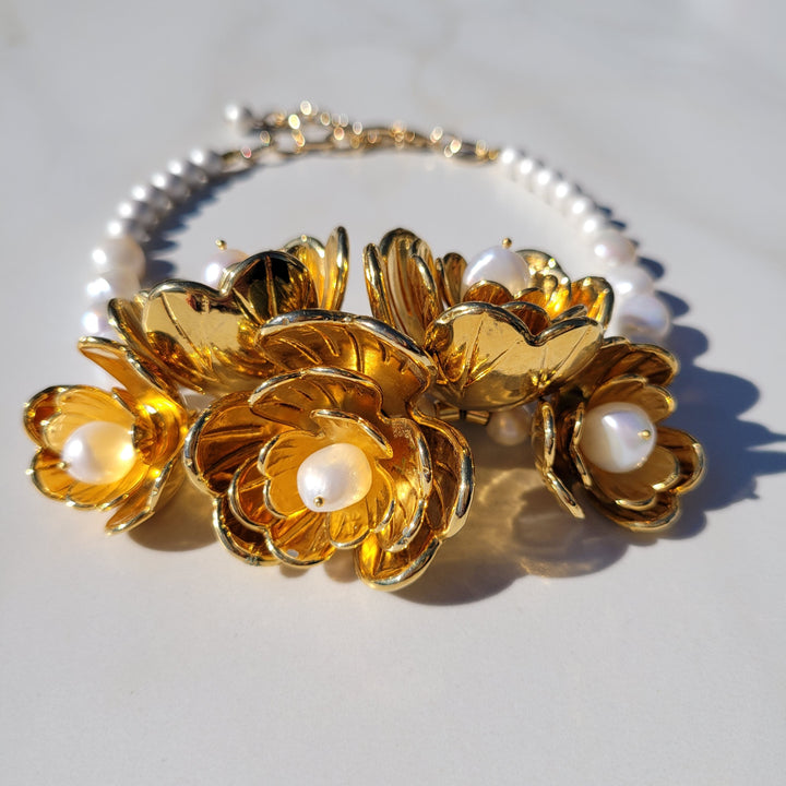 Golden Dancing Trillium Flower Cluster Pearl Necklace