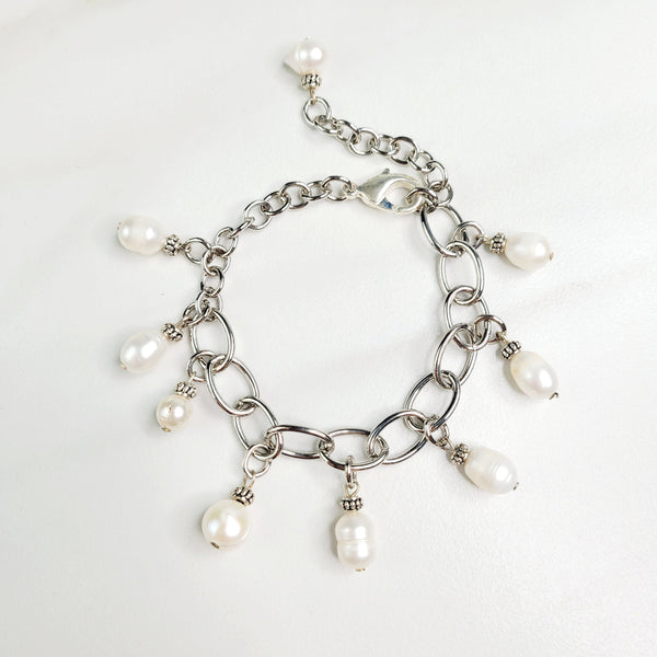 Iclyn Silvery Bracelet with Freshwater Pearls