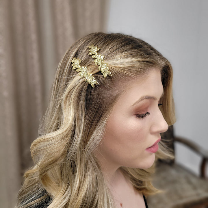 Retro Buch and Deichmann Gold Three Flowers Hair Barrette