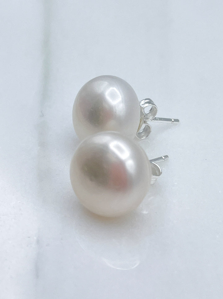 Women's 12mm Pearl Stud Earrings