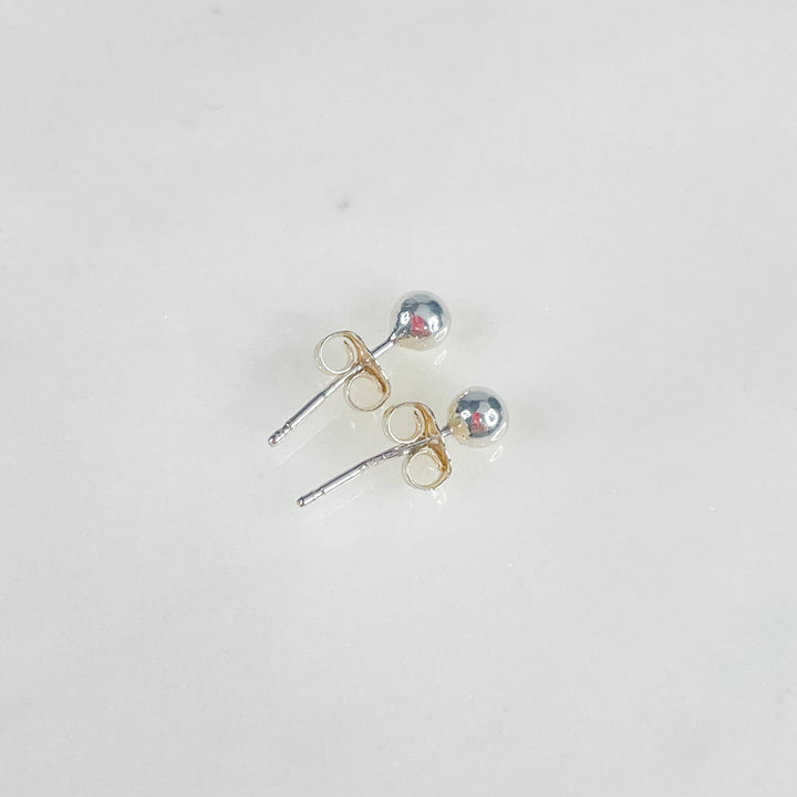 Women's Sterling Silver 4mm Ball Stud Earring