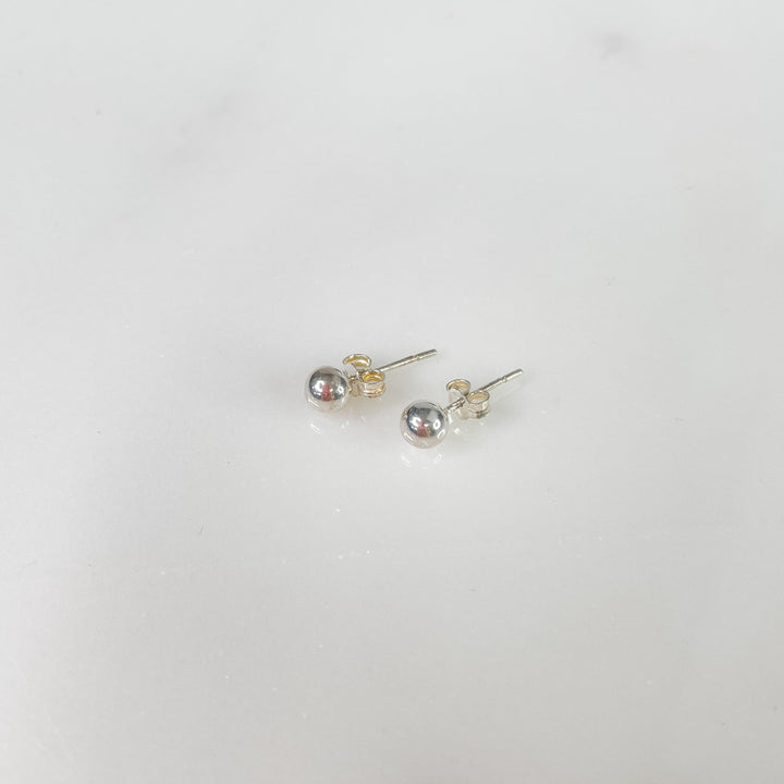 Women's Sterling Silver 5mm Ball Stud Earring